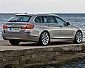 Das Design des neuen BMW 5er Touring wird von hoher Individualität in den Proportionen und der Flächengestaltung geprägt.